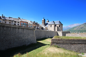 Briançon (France) - Église Notre-Dame et Saint-Nicolas et remparts