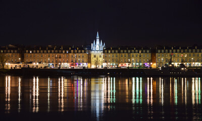 Fototapeta na wymiar Bordeaux Town Hall near the River