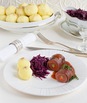 beef roulade with potato dumplings and red cabbage