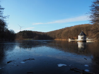 Itzenplitzer Weiher mit Pumpenhaus
