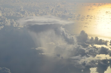 飛行機から見た雨雲
