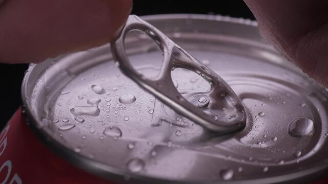 Opening Coke Can 4k