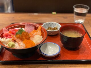 海鮮丼