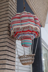 日本の岡山の表町商店街のディスプレイ