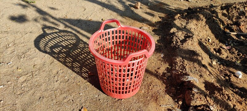 DUST BASKET BAKET IMAGE