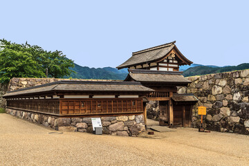 初夏の松代城跡の復元された北不明門