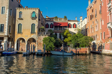 discovery of the city of Venice and its small canals and romantic alleys