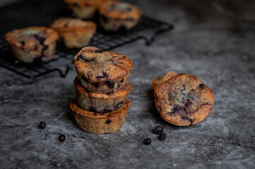 Frische selbst gebackene Blaubeer Muffins 