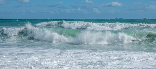 The sea recalls an ancestral memory of our being. Admiring its beauty and power is always something fascinating.