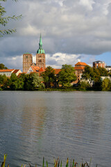 Obraz premium Sankt-Nikolai-Kirche in der Weltkulturerbe- und Hansestadt Stralsund, Mecklenburg-Vorpommern, Deutschland