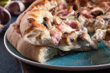 Pizza Bianca with bacon and mushrooms