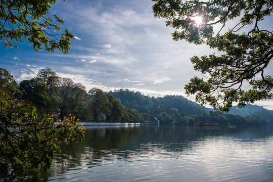 the lake in Kandy with the shrine of the holy tooth relict