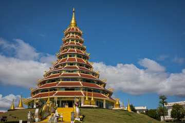 Fototapeta premium Wat Huay Pla Kang, Chiang Rai