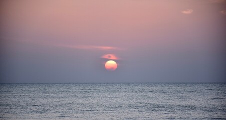 Lever de soleil sur une plage du Sri Lanka