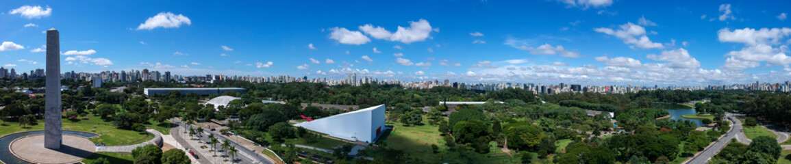 Fototapeta na wymiar Parque do Ibirapuera aerea urbana