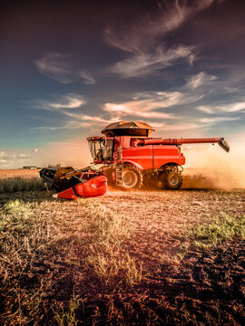 Agribusiness: Harvest Soybean, Agriculture - Agricultural Harverster Machine - Tapurah, Mato Grosso, Brazil.