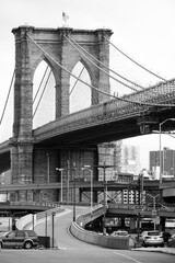 Portrait of the Brooklyn bridge in black and white