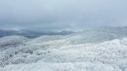 冬・雪山・ドローン・空撮