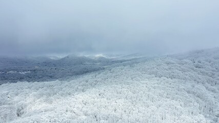冬・雪山・ドローン・空撮
