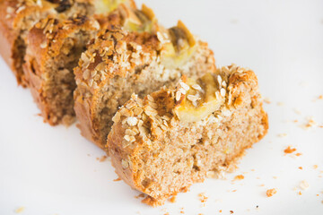 Banana bread with oats