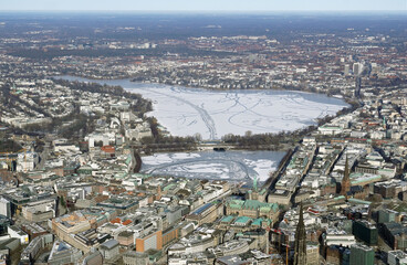 Hamburger Alster im Winter 2021