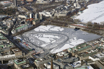 Fototapeta premium Hamburger Alster im Winter 2021