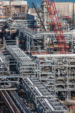 Construction in a refinery