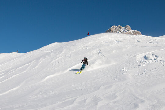 Ski freeride below the Pointe Perc&eacute;e, Aravis, France