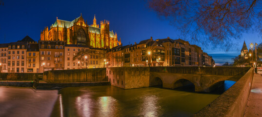 Panorama de Metz By Night - Cathédrale Saint-Etienne / Temple-Neuf