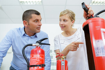 learning how to operate fire extinguisher