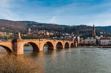 Fototapeta na wymiar Heidelberg mit der Schlossruine und der alten Brücke