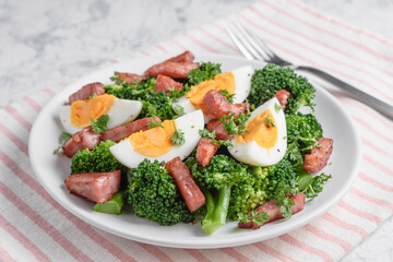 ブロッコリーサラダ