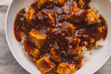 麻婆丼
Mapo tofu bowl