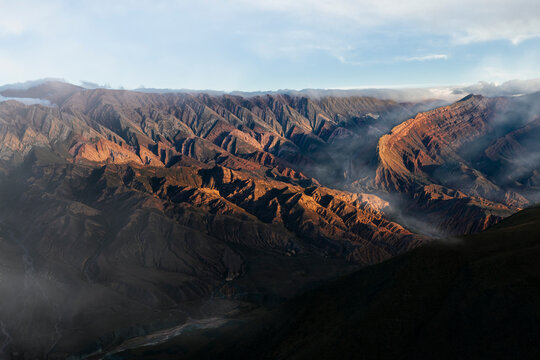 Vista Aerea del Hornocal en el atardecer, Jujuy, Norte Argentino. Argentina