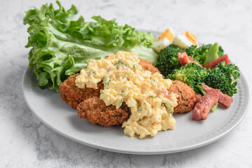 ササミ肉フライのタルタルソース