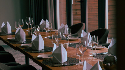 table setting in restaurant