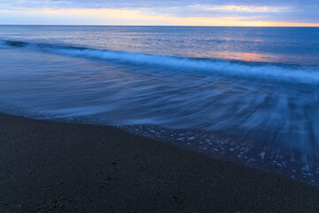 海　砂浜　夕日　冬の日本海