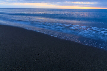 海　砂浜　夕日　冬の日本海