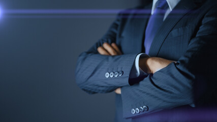 ビジネスイメージ　腕を組む