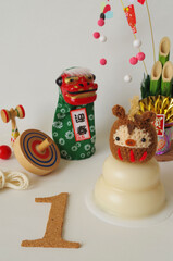 ウマのあみぐるみとお正月イメージ