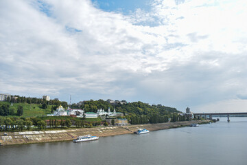 Fototapeta na wymiar The ship sails along the Oka River. Nizhny Novgorod