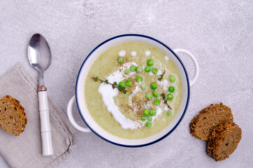 Thick vegetable soup with yogurt