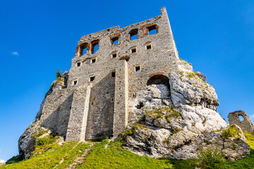 Panoramic view of medieval Ogrodzieniec Castle, part of Eagles’ Nests Trail at Cracow-Czestochowa upland in Podzamcze of Silesia region of Poland