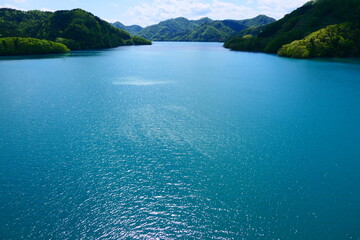 初夏の玉川ダム。仙北、秋田、日本。5月下旬。