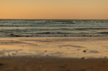 Fototapeta na wymiar seascape during the golden hour