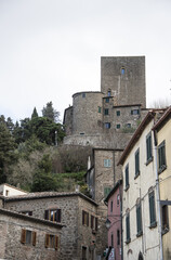 Fototapeta na wymiar Il castello a Montecatini Val di Cecina