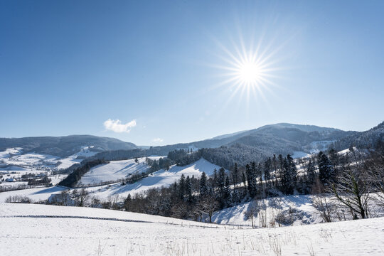 beautiful view over kirchzarten and oberried towards the popular mountains of the black forest stollenbach and hinterwaldkopf