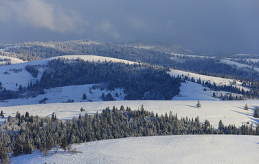 Fototapeta na wymiar mountain ridges in winter
