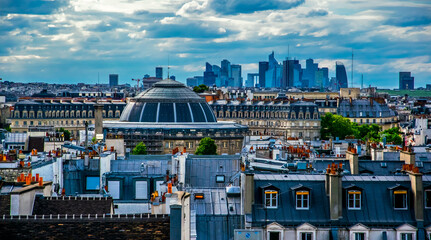 Azoteas y tejados de París con un skyline al fondo © Franjagoher