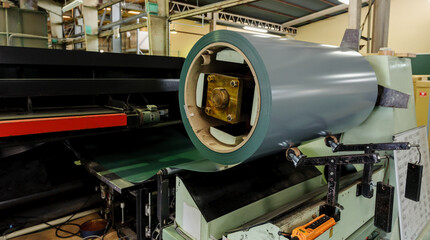 工場内　機械　ローラー